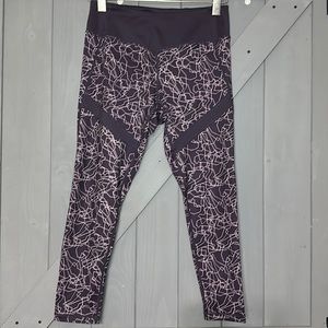 Zella dry fit Large leggings purple abstract print 7/8 ankle Capri cropped